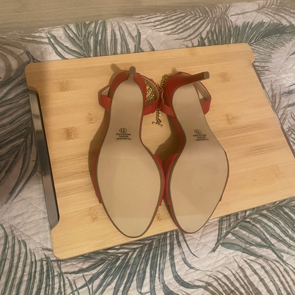 Grab this lovely pair of sexy red heels for that special occasion. Brand new - Picture 2 of 6